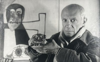 Pablo Picasso à la chouette, France, Antibes, 1946.