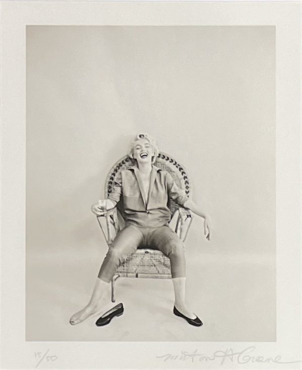 Marilyn Monroe, Wicker chair sitting, New York, Septembre 1954