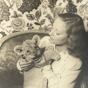 Tallulah Bankhead avec son lion Winston Churchill, 1941