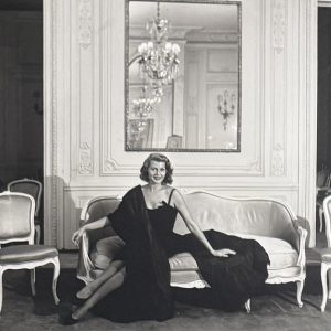 Rita Hayworth chez Dior, 1950.