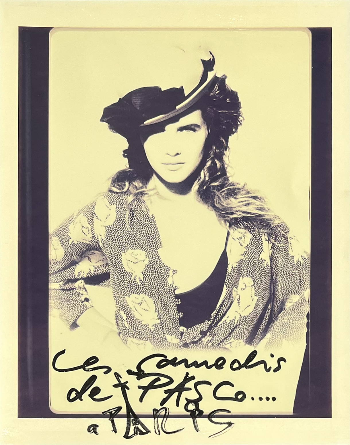 Isabelle Pasco, chemisier à fleurs et chapeau, circa 1984.