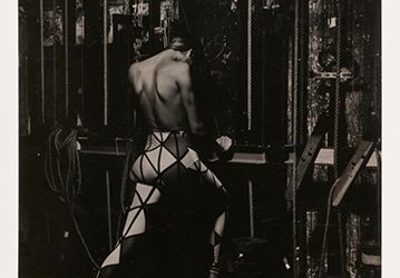 Gabrielle Reece, Vivienne Westwood à la Comédie Française, pour Vogue Italie, 1989